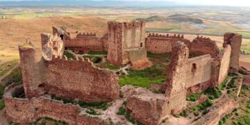 El castillo de Almonacid de origen medieval que podrás comprar por un euro