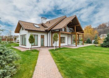 Banco Santander vende chalets desde 23.000 euros en España