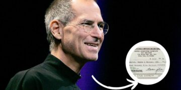 El cheque en subasta firmado por Steve Jobs de Apple