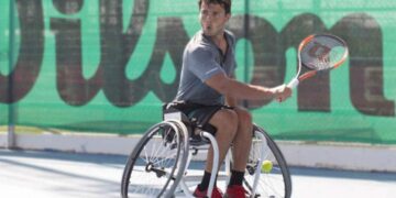 Cisco García durante un partido de tenis en silla Juegos Paralímpicos