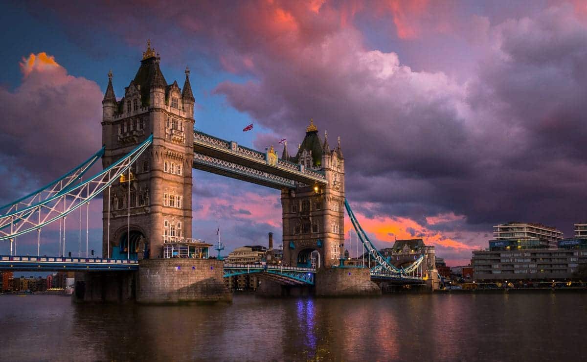 Puente de la Torre situado en Londres | CANVA