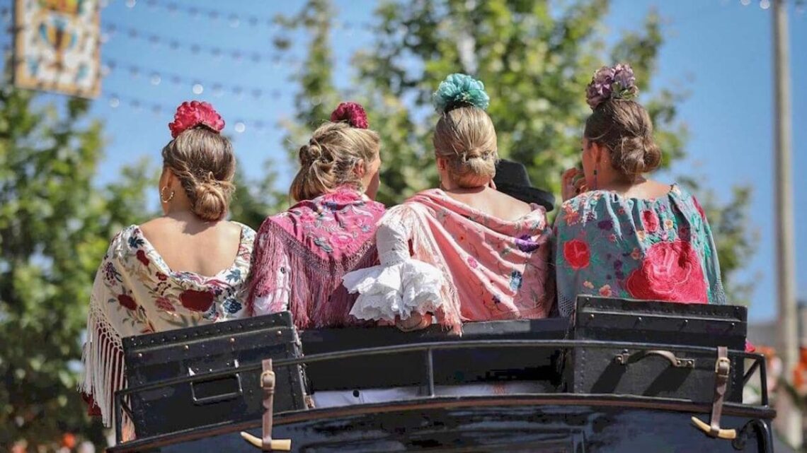 La Feria de Marchena estrena coche adaptado de caballos para personas con movilidad reducida