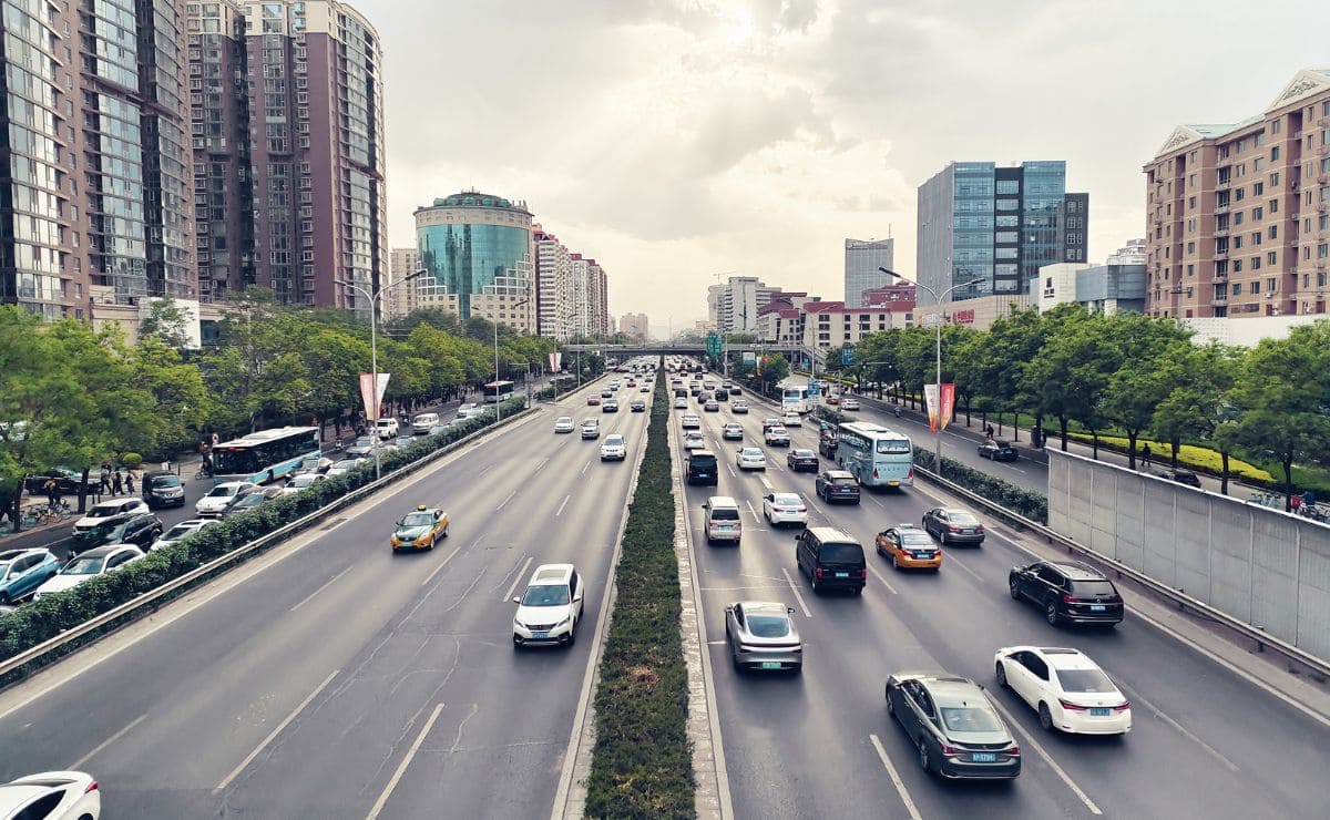 Coches circulando por la ciudad