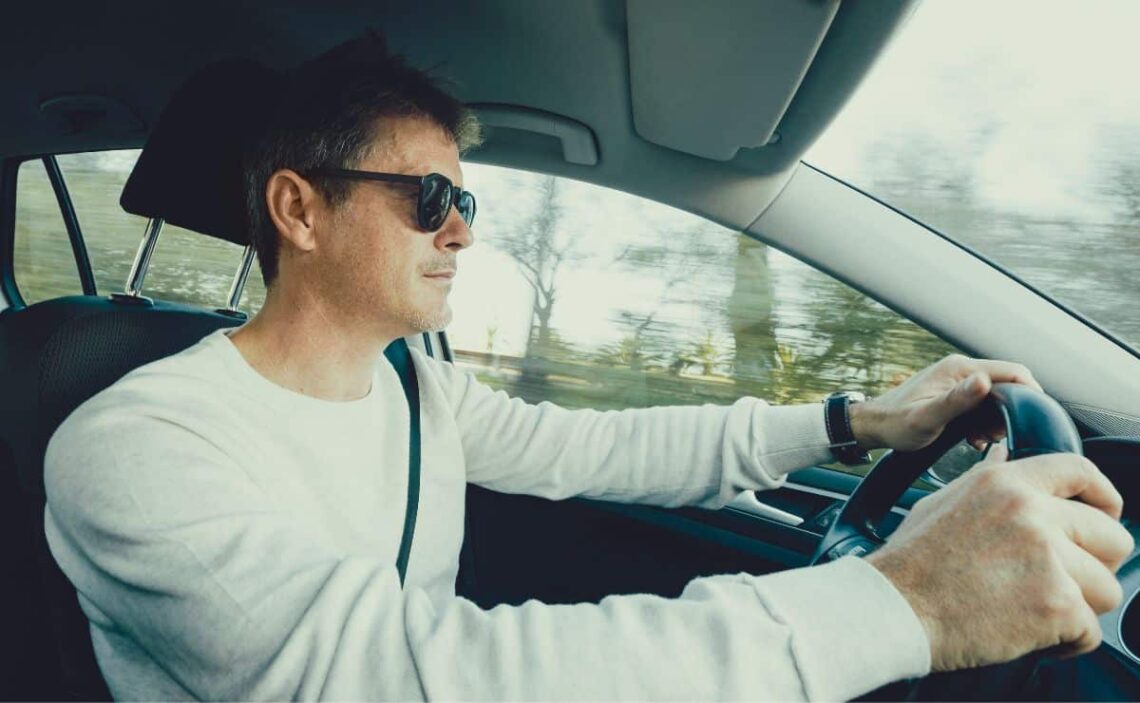 coche conducción dgt glorieta peligros imprudencias