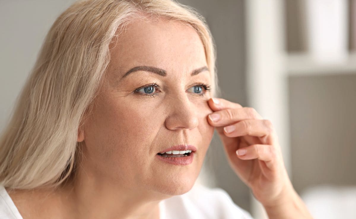 Peligros de usar hielo en la piel del rostro para prevenir el envejecimiento