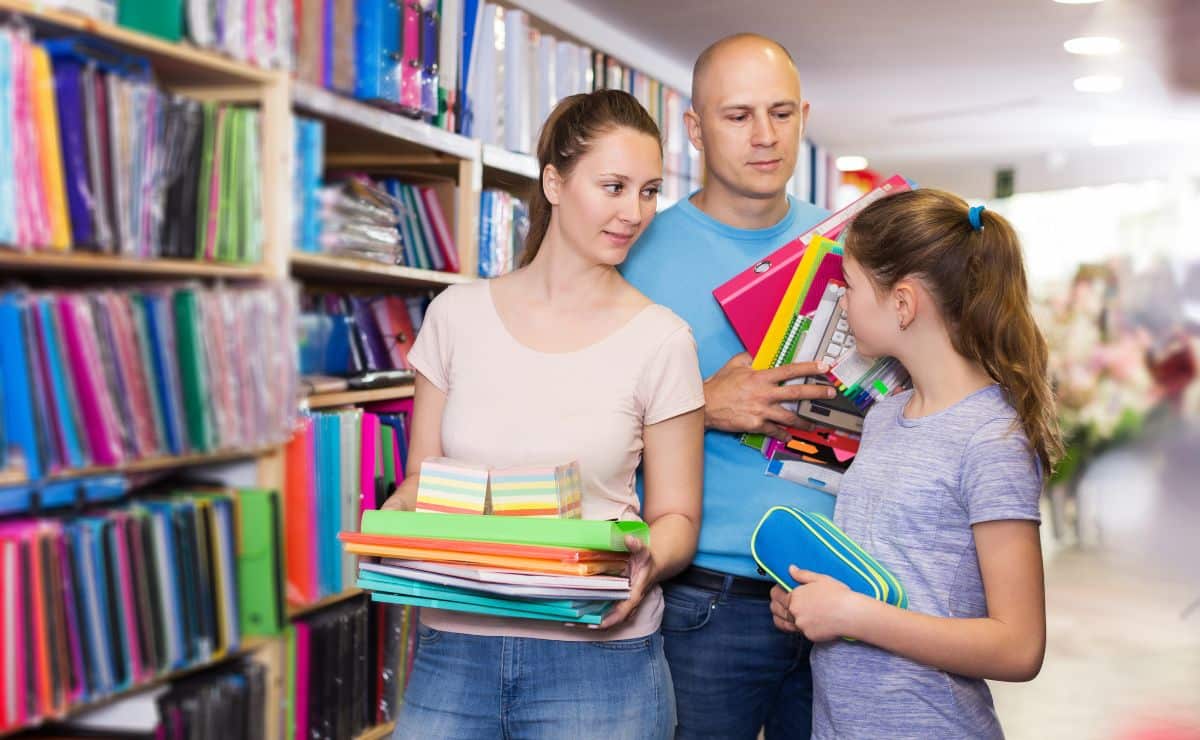 Los precios de la vuelta al cole se disparan: esto es lo que pagaremos por hijo, según OCU