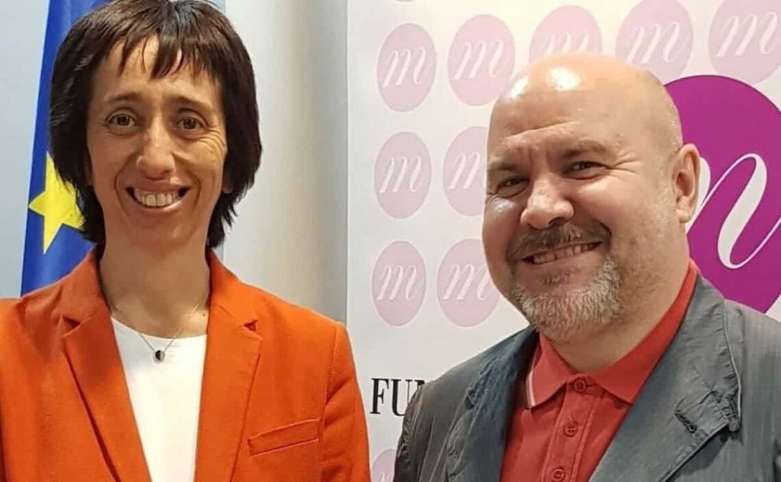 Concha Díaz, nueva presidenta de Fundación CERMI Mujeres, junto a Luis Cayo Pérez, presidente del CERMI