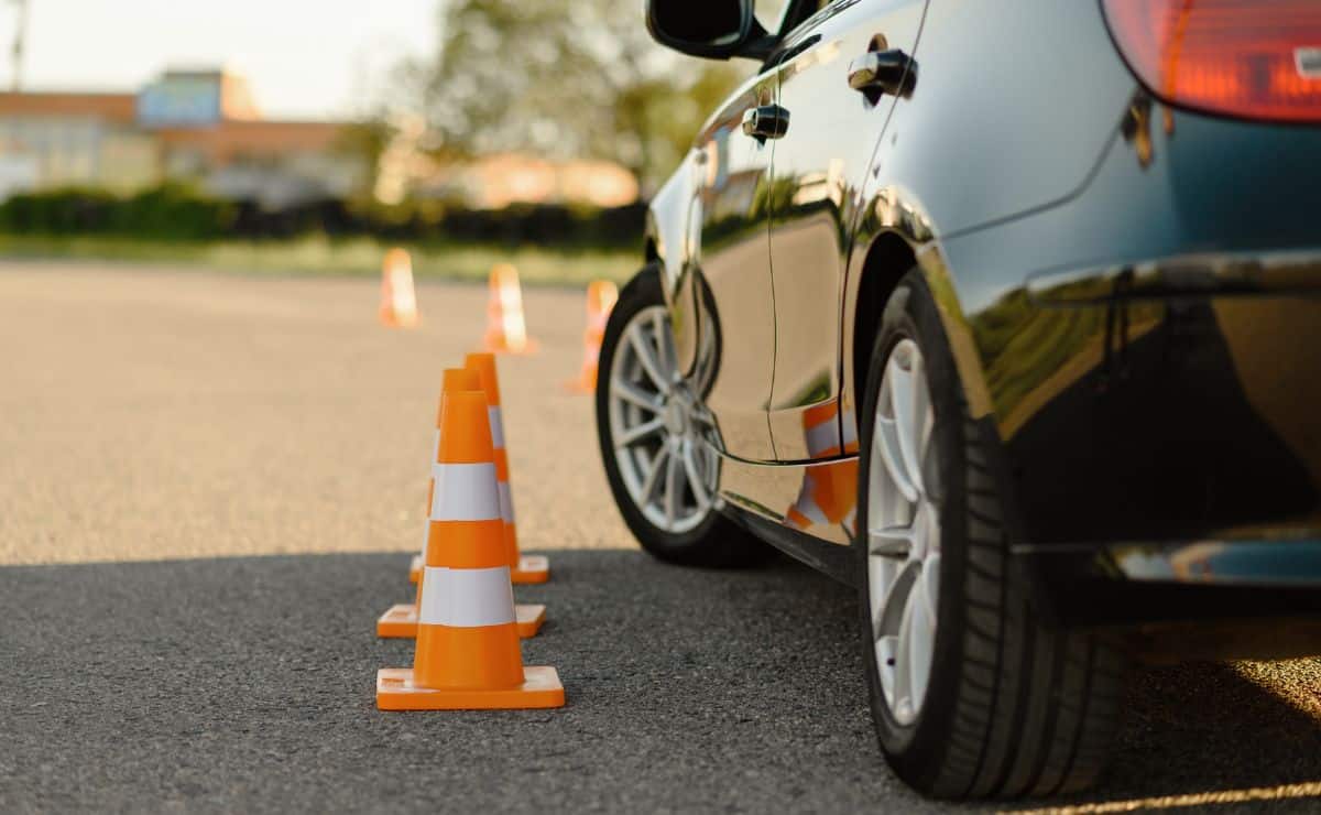 Cono de señalización de la DGT