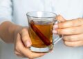 Qué puede provocar el consumo en exceso de té de canela./ CANVA