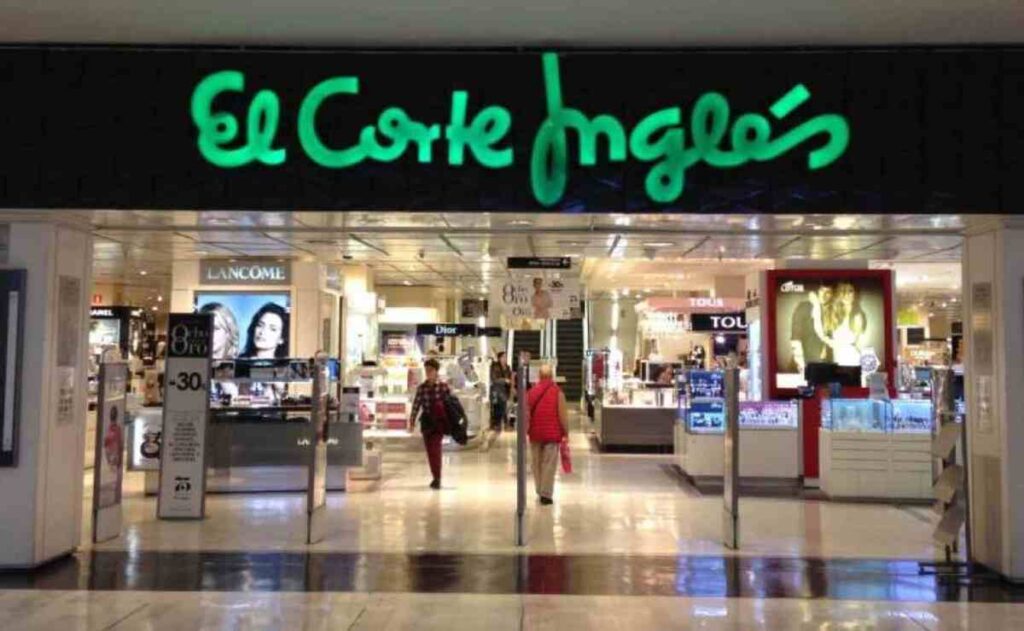 El abrigo de plumas de El Corte Inglés en rebajas