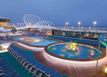 Última planta del buque Enchantment Of The Seas, de Royal Caribbean, que realiza el crucero por el Mediterráneo de Viajes El Corte Inglés