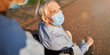 dependencia discapacidad persona mayor silla de ruedas