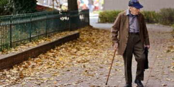 dependencia personal españa persona mayor anciano