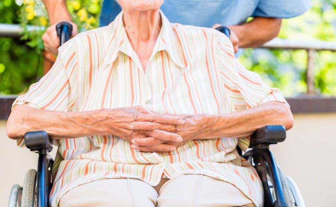 dependencia personal silla de ruedas Junta de Andalucia