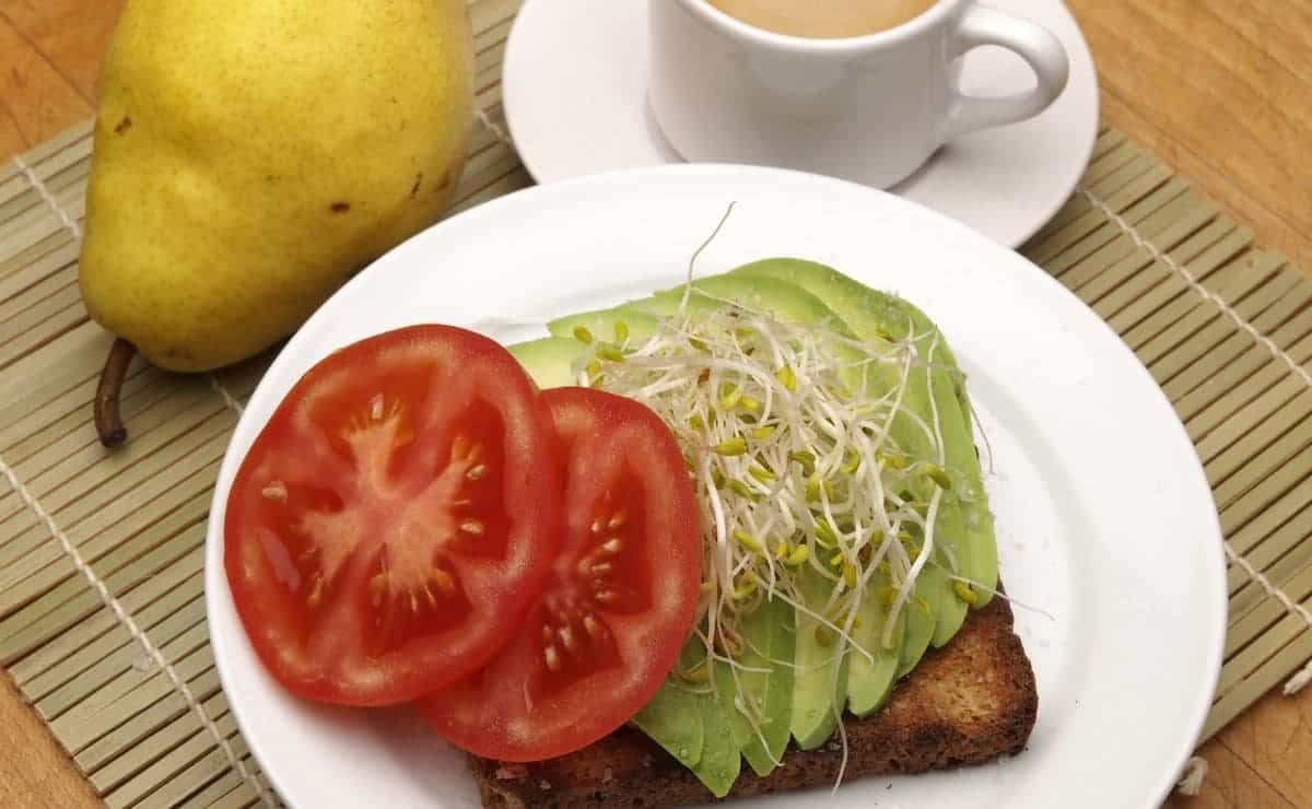 Desayunos saludables con aguacate que te gustarán