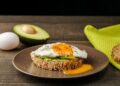 Desayunos saludables con aguacate que te gustarán