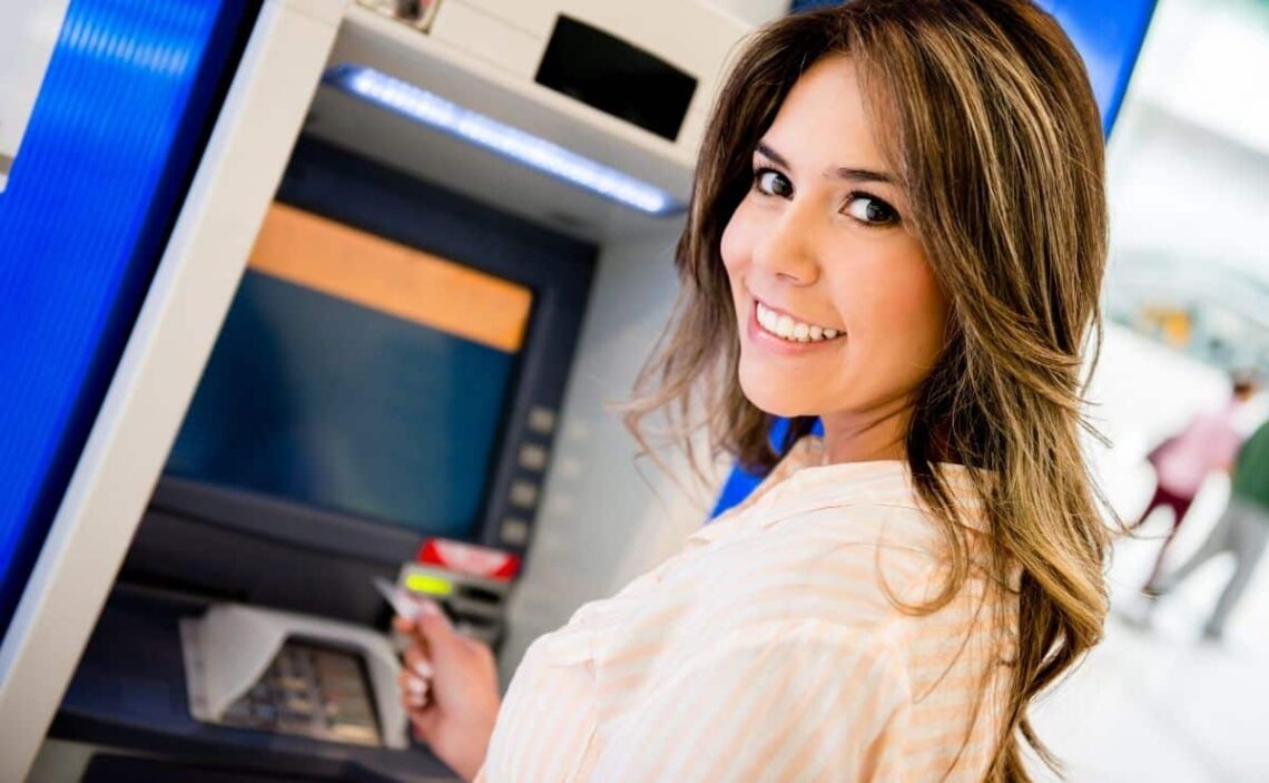 dinero entidad bancaria financiero sacar hacienda justificar