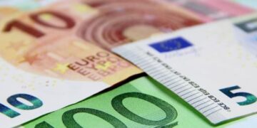Dinero euros paro