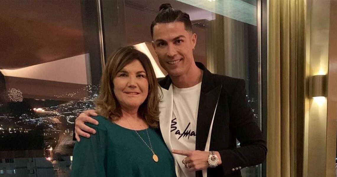 Dolores Aveiro junto a su hijo Cristiano Ronaldo.
