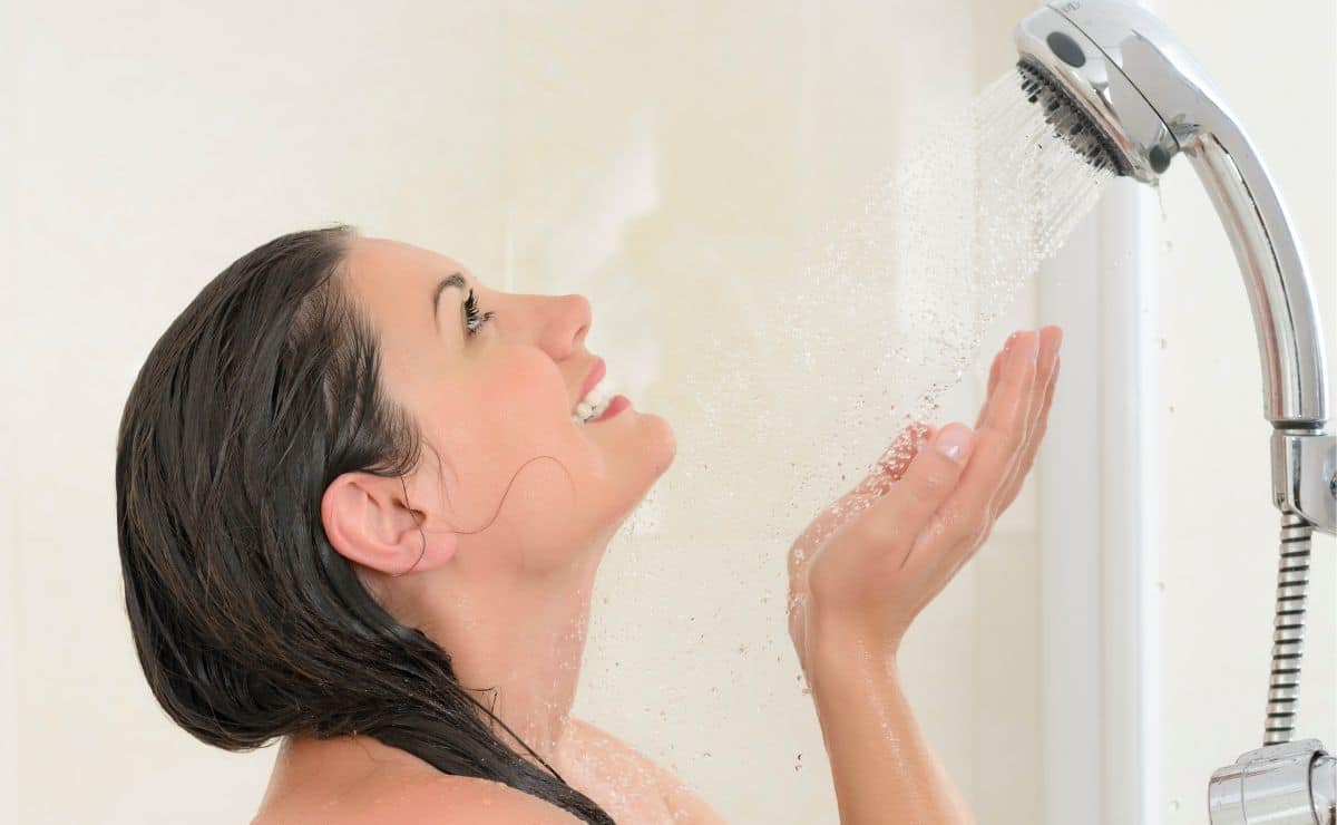 ducha diaria higiene agua jabón baño piel