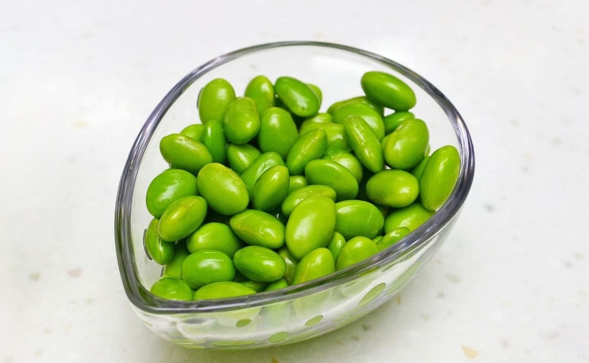 Bol con el superalimento edamame cocido