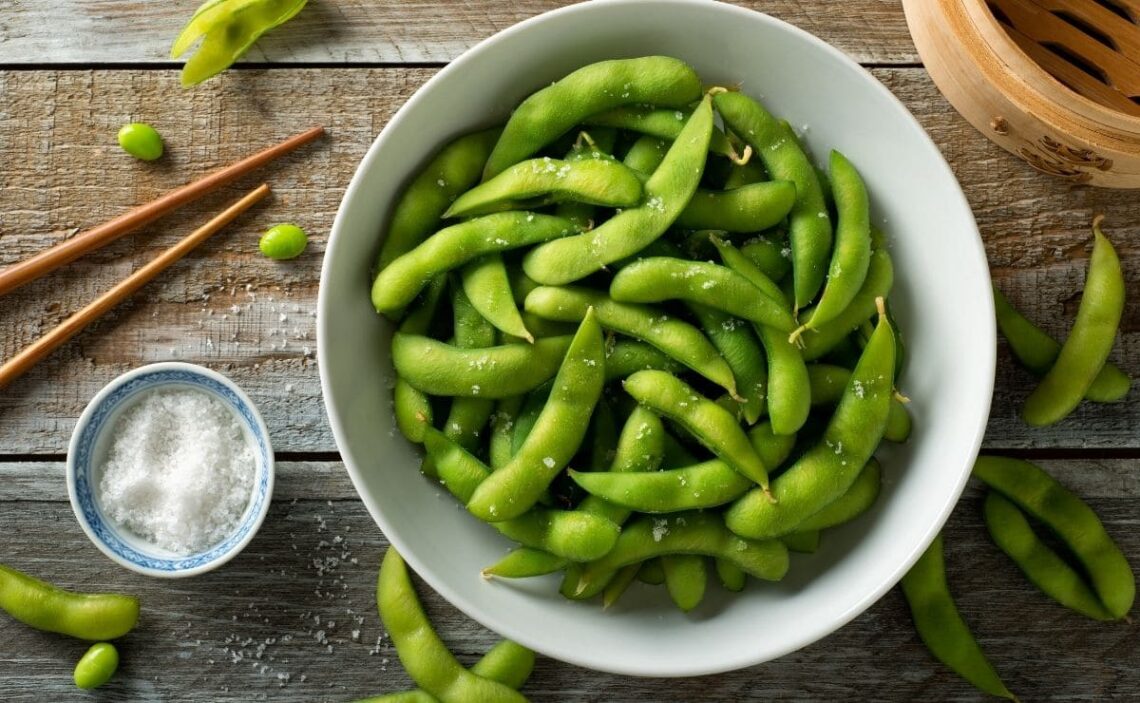 El edamame es un superalimento perfecto para mejorar la salud del corazón