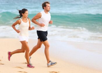 ejercicio deporte consejos playa lesión físico correr