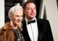 La madre de Elon Musk posa a los 74 años para 'Sports Illustrated'