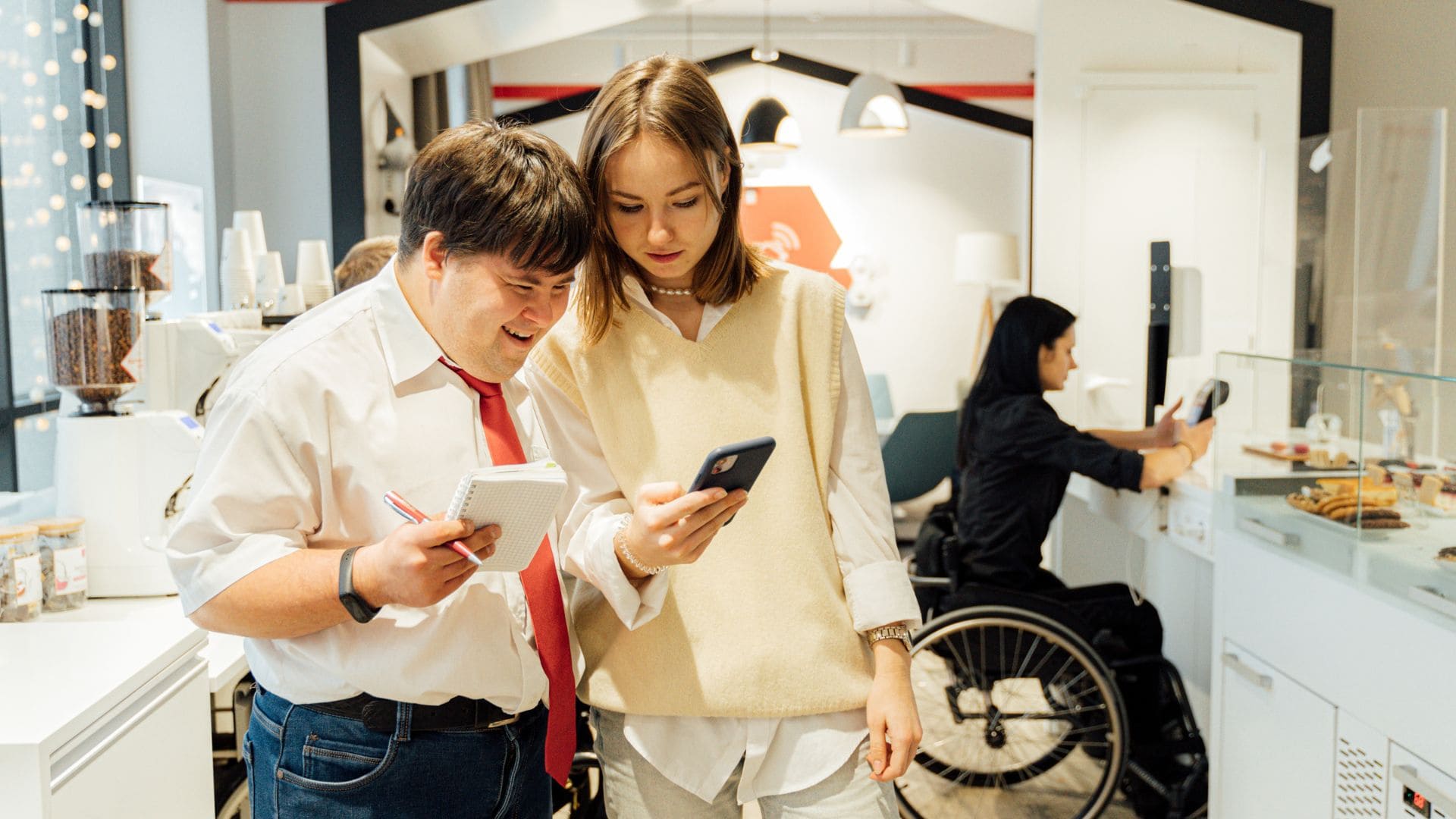 Randstad y Comunidad de Madrid buscan trabajo para personas con discapacidad