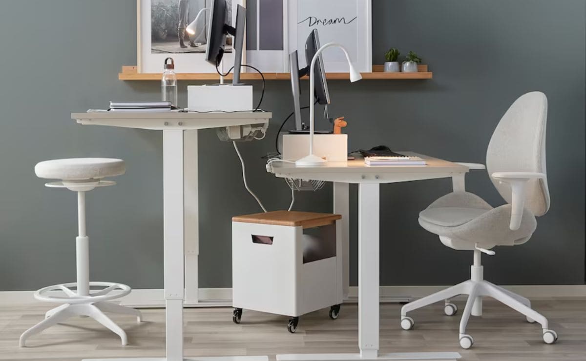 IKEA tiene el escritorio elevable perfecto para evitar el dolor de piernas mientras teletrabajas