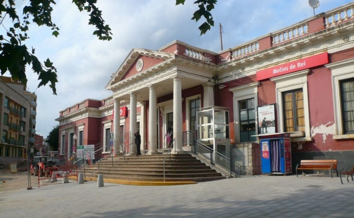 estacion de molins de rei renfe accesibilidad
