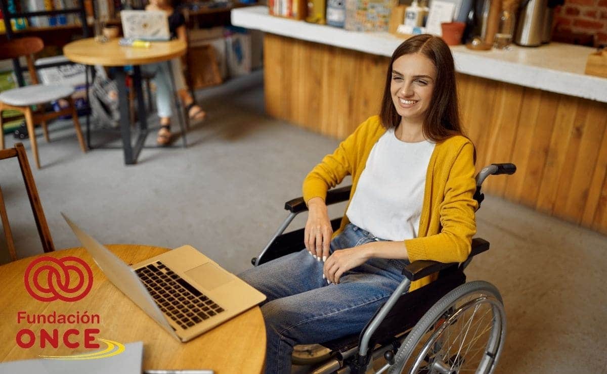 Fundación ONCE cuenta con un programa de becas para la formación de excelencia de personas con discapacidad