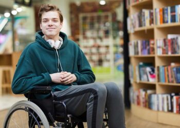 Estudiante en silla de ruedas erasmus discapacidad