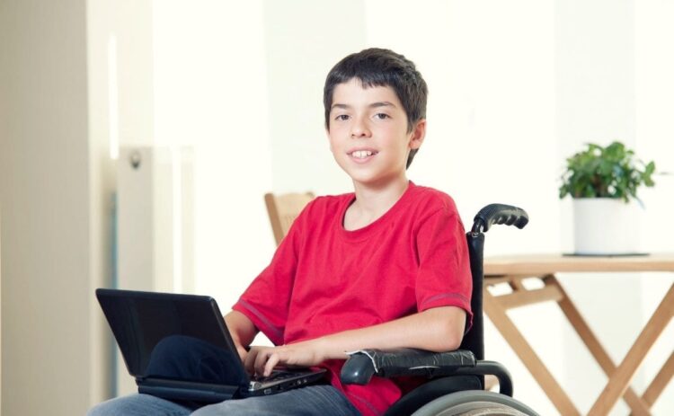 estudiante con discapacidad tecnologia