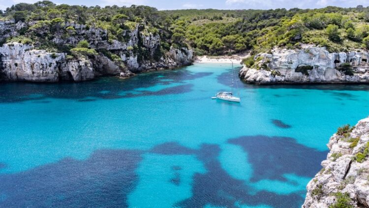 Expedia lanza la mayor oferta para viajar en octubre a Menorca