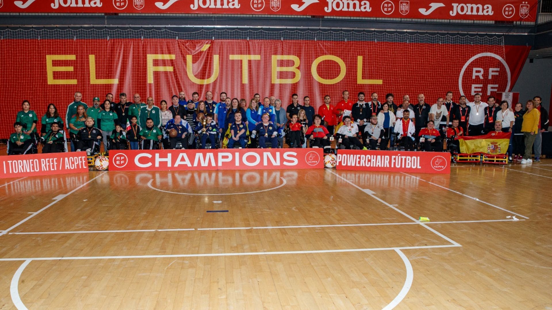 Escocía se impone en I Campeonato de Powerchair Fútbol en España