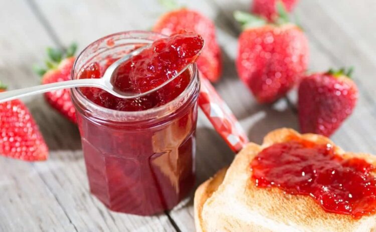 fresas, azúcar
