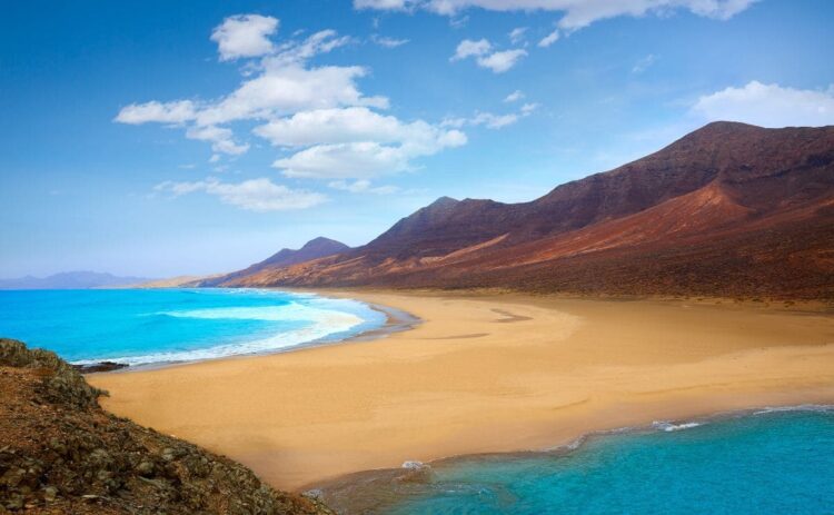 Playa de Fuerteventura, la segunda isla más grande de Canarias
