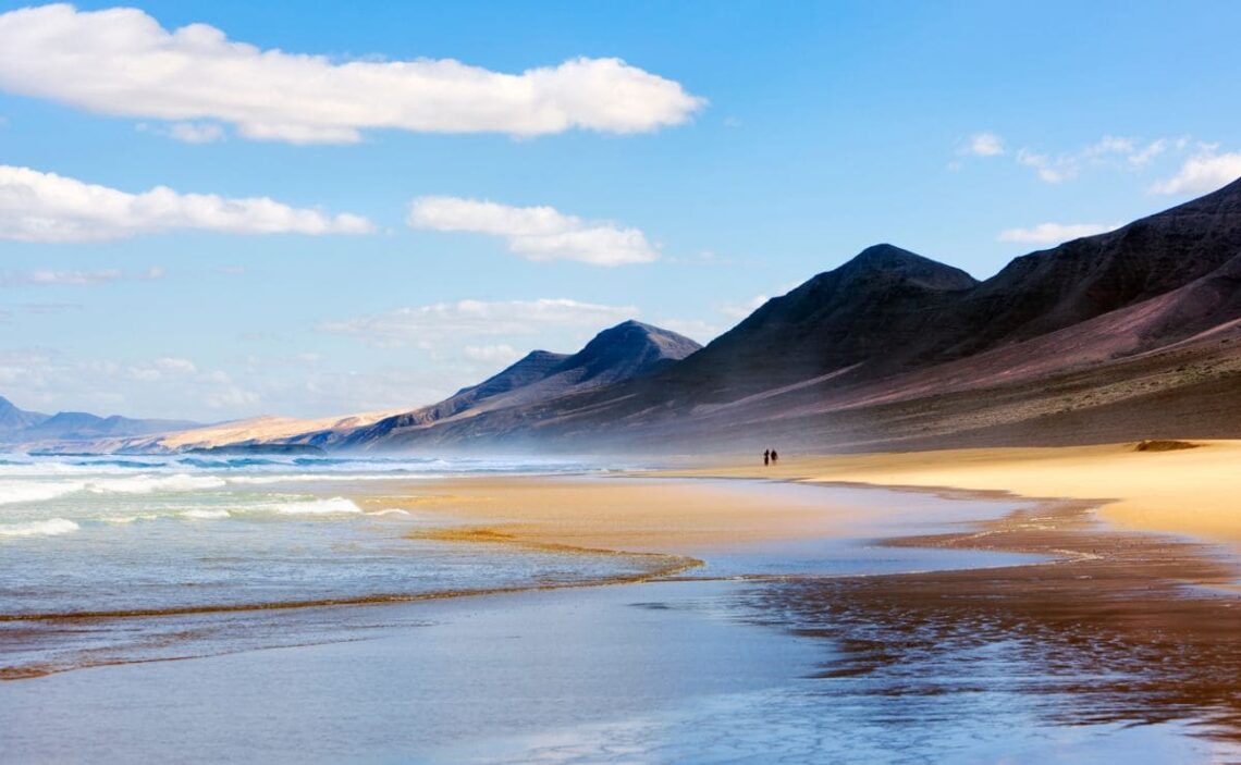 Playa de Fuerteventura, la segunda isla más grande de Canarias