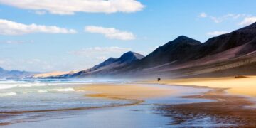 Playa de Fuerteventura, la segunda isla más grande de Canarias