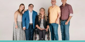Personas con discapacidad de la Fundación Adecco lanzan un mensaje relacionado con el empleo a los departamentos de Recursos Humanos