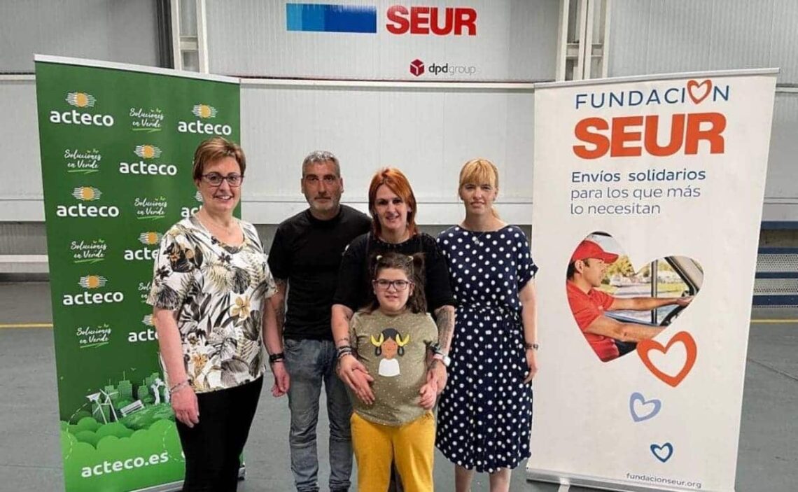 Fundación SEUR entrega más de 4.400 euros a la pequeña Uxue