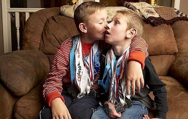 El equipo de los hermanos Long. Dos hermanos que comparten la pasión por el triatlón