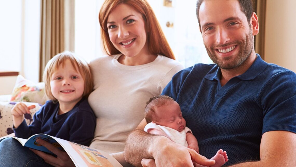 Familia con dos hijos