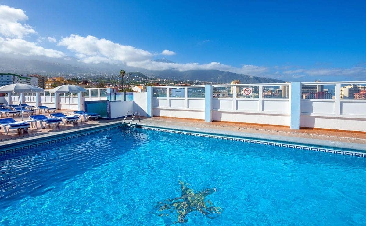 Piscina del Hotel Magec, situado en Puerto de la Cruz (Tenerife)