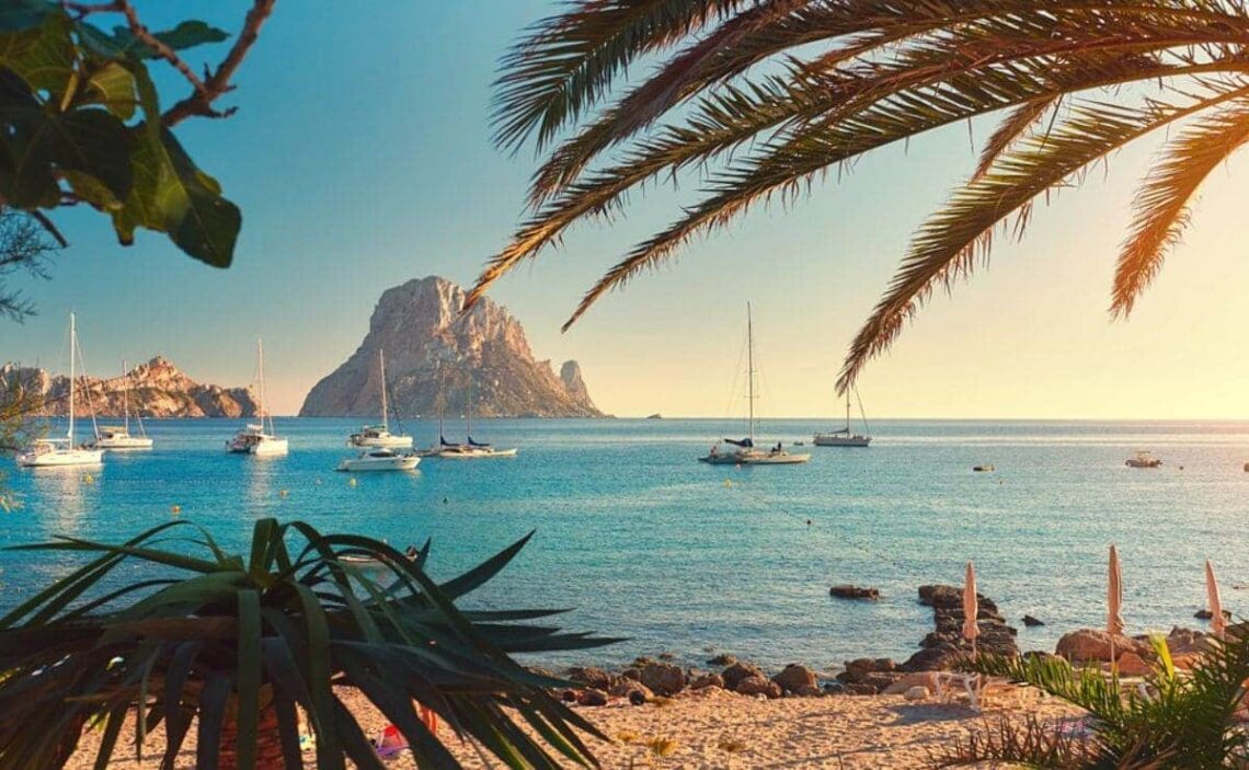 Ibiza, un destino de lujo que ofrece Carrefour Viajes a precio de IMSERSO