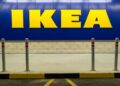 Las cortinas LILL de IKEA son útiles, porque actúan como mosquitera, y además sirve como elemento de decoración