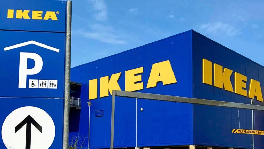 Juanma Moreno, presidente de la Junta de Andalucía, se reúne con el CEO de IKEA en España