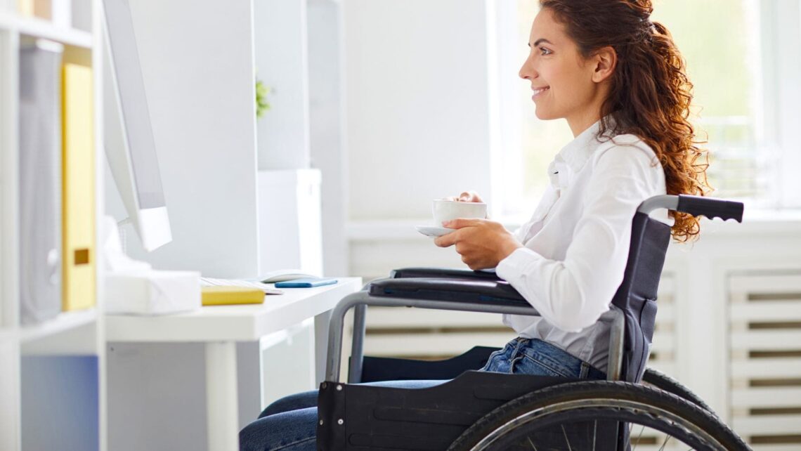 Mujer con discapacidad