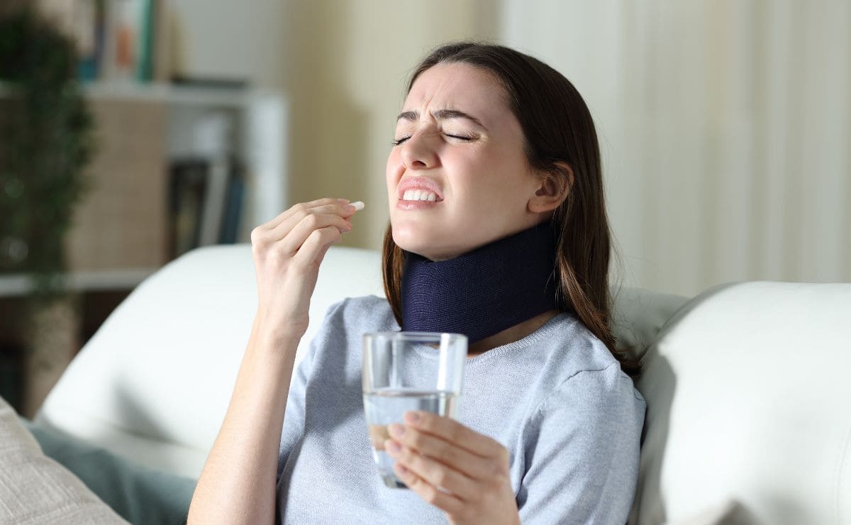 Mujer de baja laboral por una incapacidad temporal